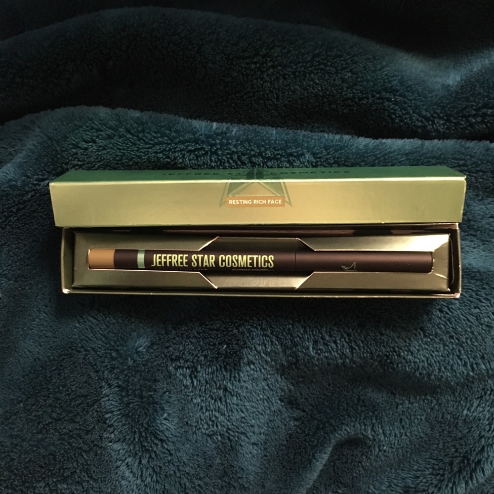 Jeffree Star Automatic Eyeliner Resting Rich Face